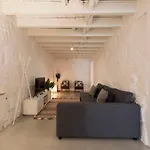 Garden Apartment *